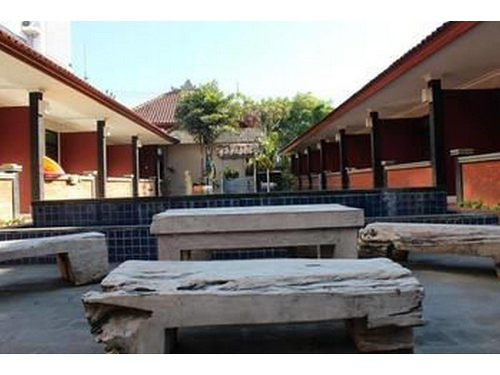 Hotel Puri Ganesh Legian Zewnętrze zdjęcie