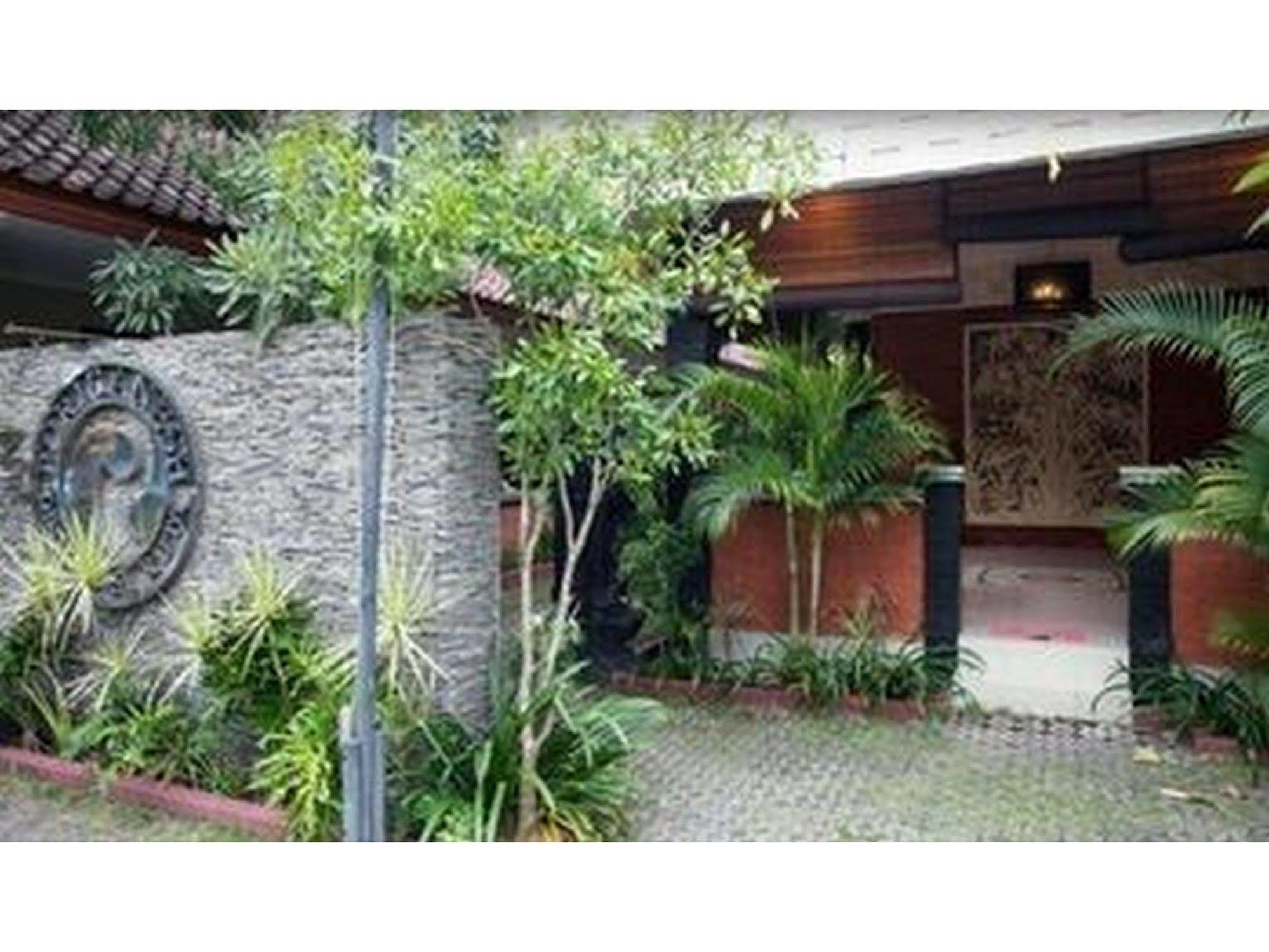 Hotel Puri Ganesh Legian Zewnętrze zdjęcie